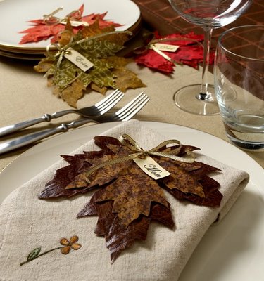 leaf place cards Following on with the apple theme here's a tutorial for